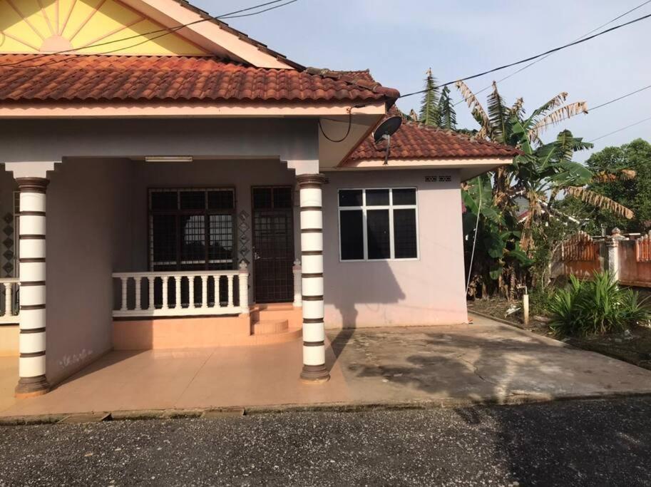 Homestay Che Mat Kuala Terengganu Exterior photo