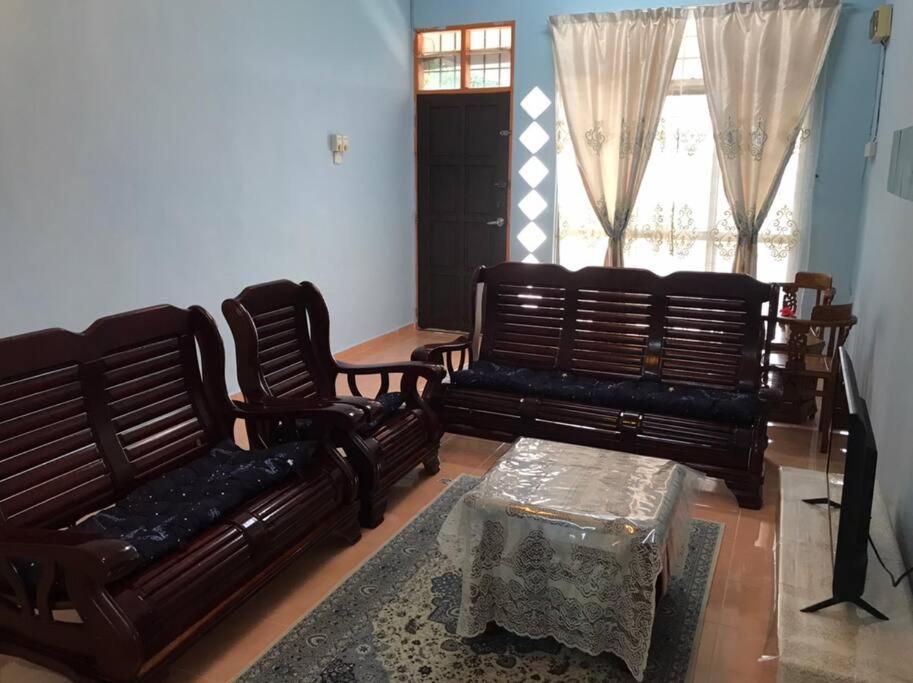 Homestay Che Mat Kuala Terengganu Exterior photo